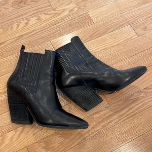 Kendall & Kylie Black Leather Bootie Size 8